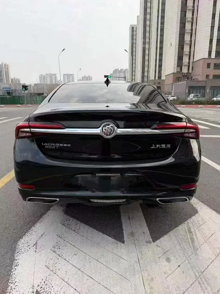 别克君越 内饰前排