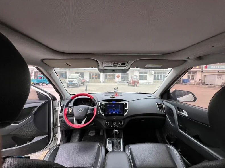 现代ix25 后面外观一