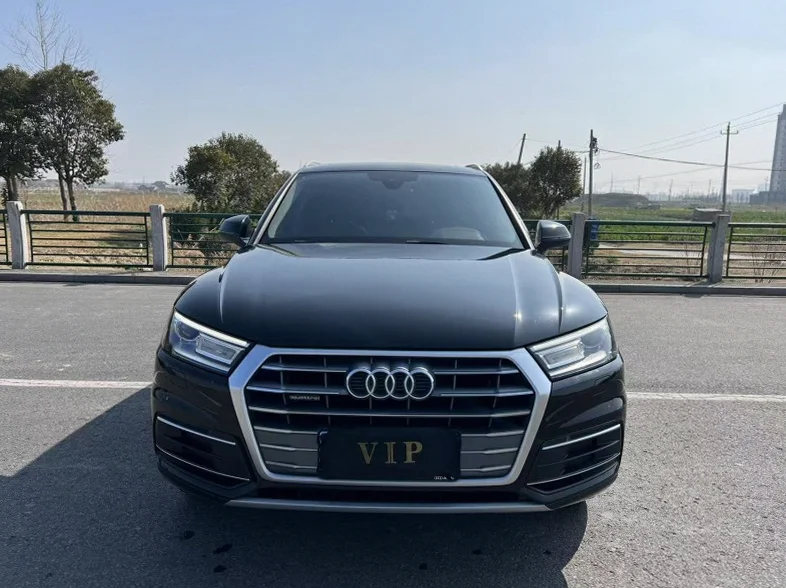 19年奥迪Q5L 2.0T四驱荣享时尚版顶配