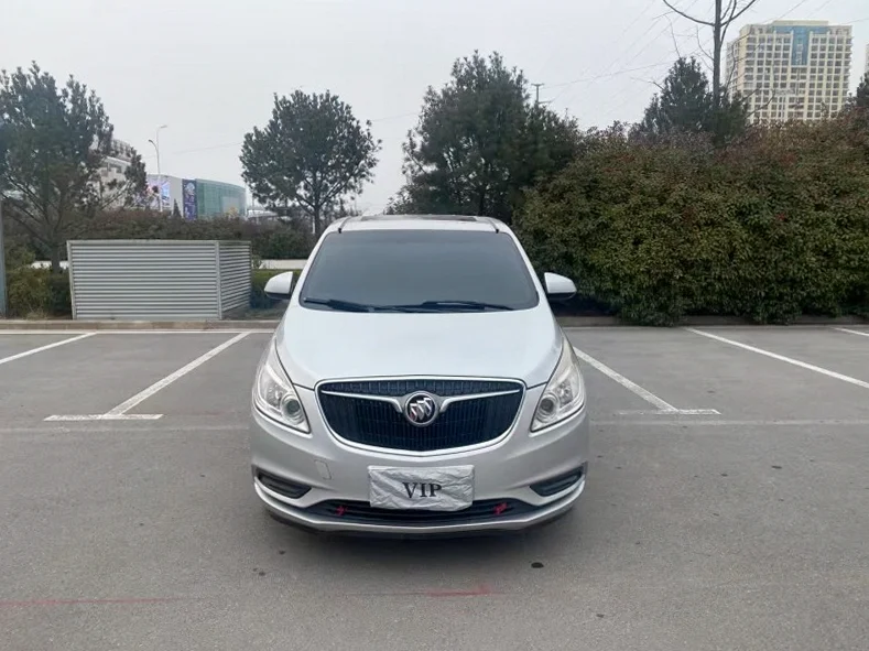 17年别克GL8 25S自动豪华