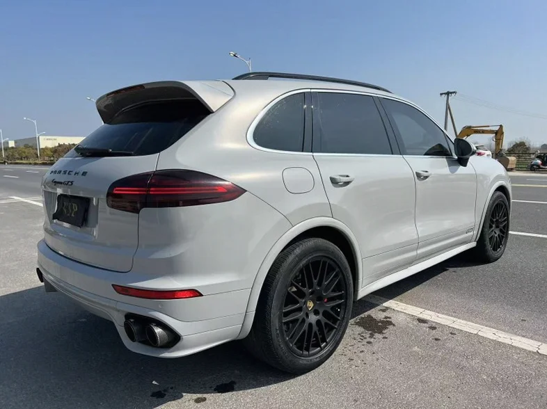 保时捷卡宴 驾驶室