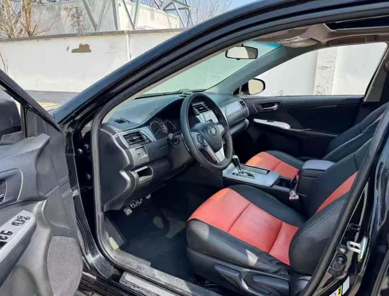 丰田凯美瑞 后面外观一