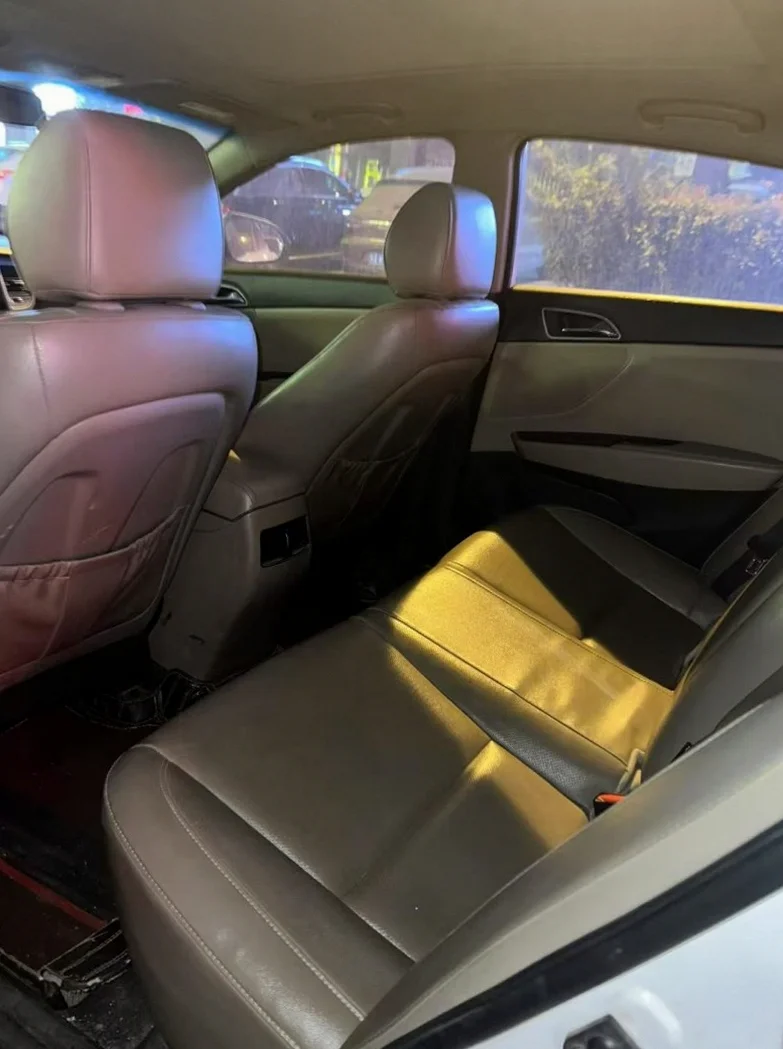 现代名图 后面外观一