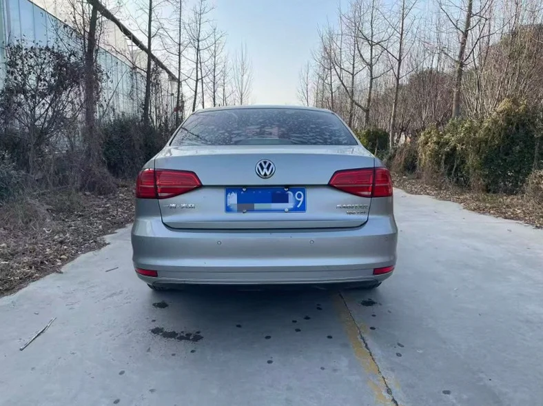 大众速腾 驾驶室