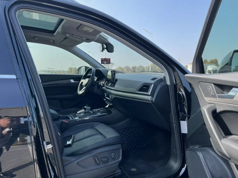 奥迪Q5 后面外观三