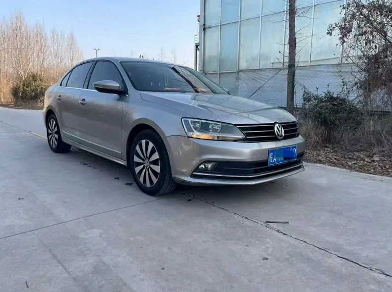 大众速腾 正面外观二