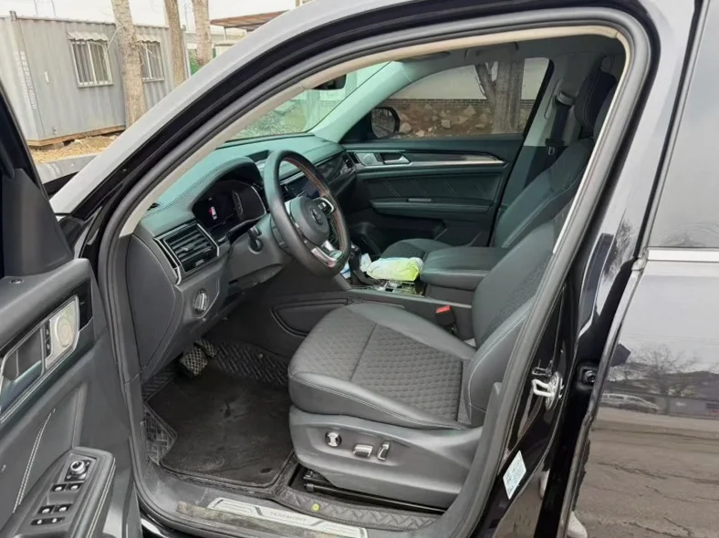 大众途昂 内饰后排