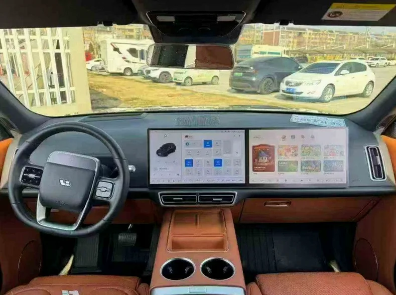 理想L8 后面外观二