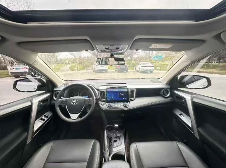 丰田RAV4荣放 后面外观三