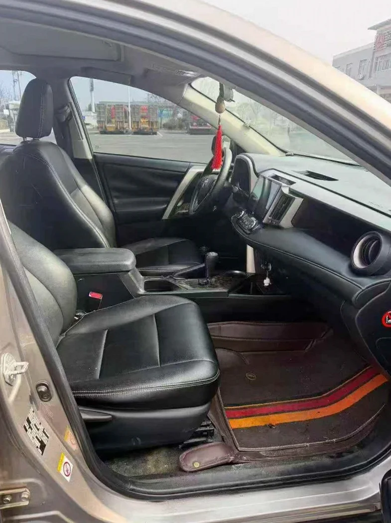 丰田RAV4 后面外观二