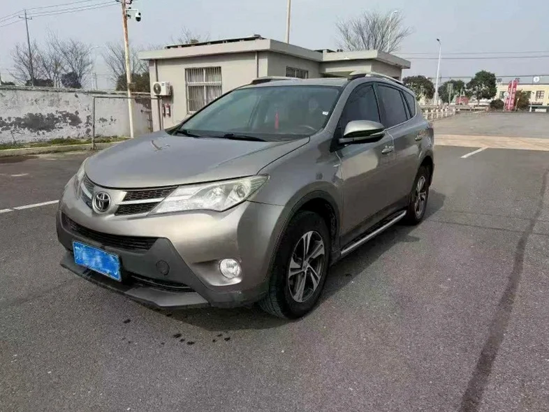 丰田RAV4 正面外观二