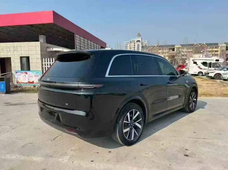 理想L8 内饰前排