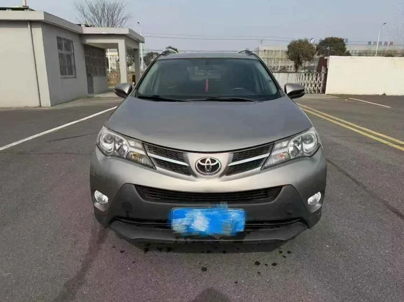 东营2016年丰田RAV4半价车 正面外观一