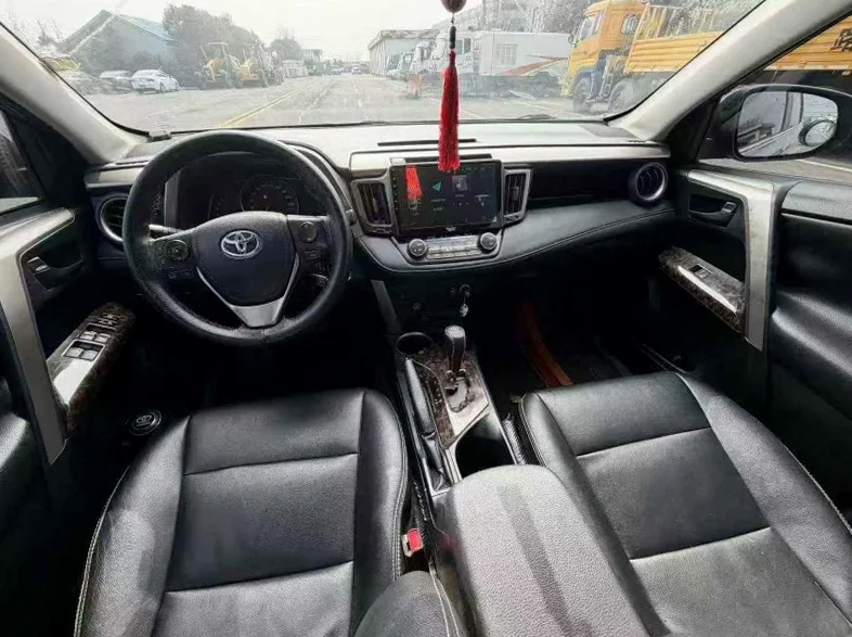 丰田RAV4 内饰前排