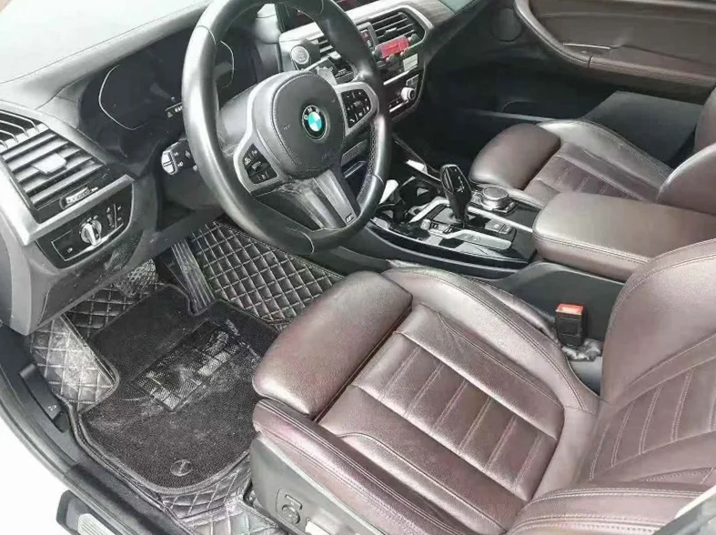 宝马X3 后面外观二