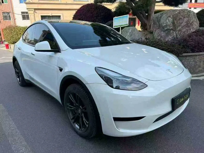 特斯拉MODEL 正面外观二