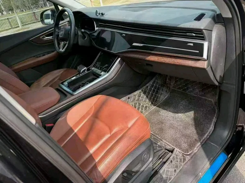 奥迪Q7 后面外观二