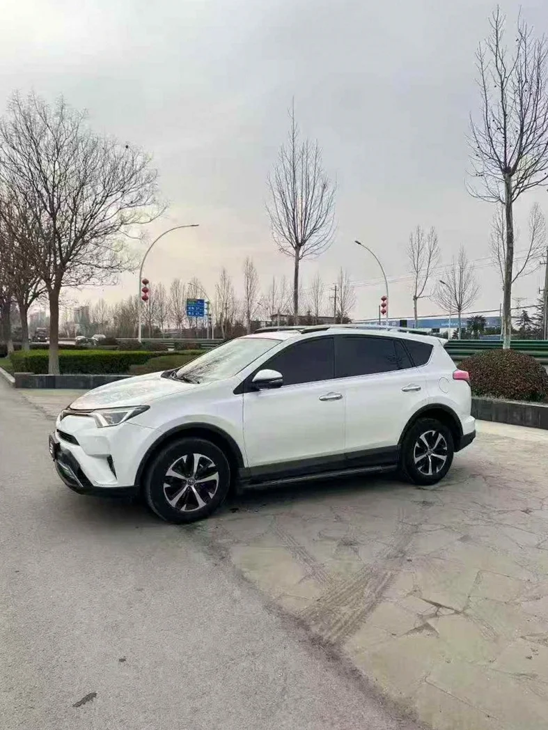 丰田RAV4荣放 正面外观二