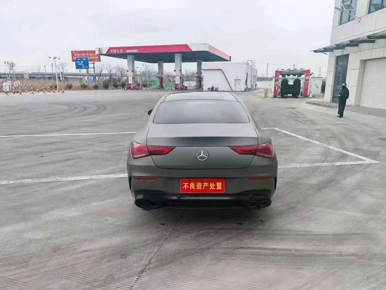 奔驰CLA 后面外观一