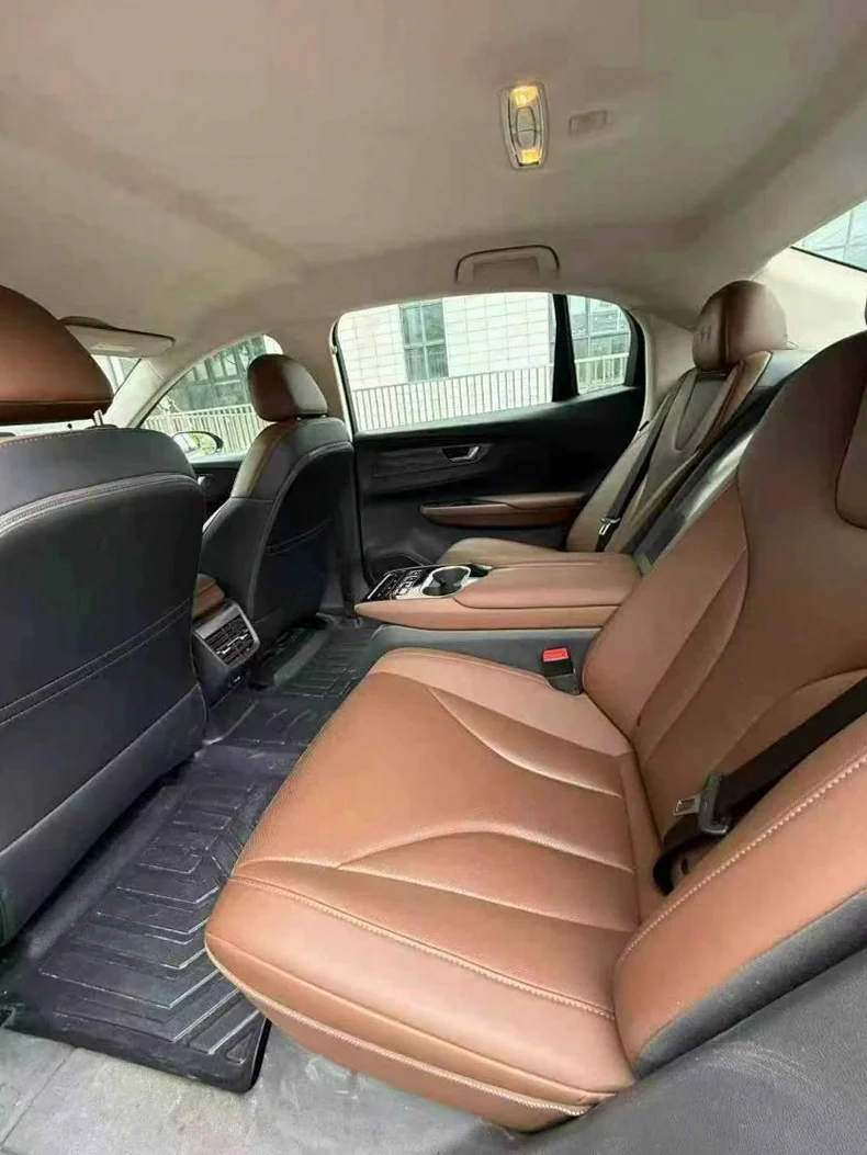 红旗E-QM5 后面外观三