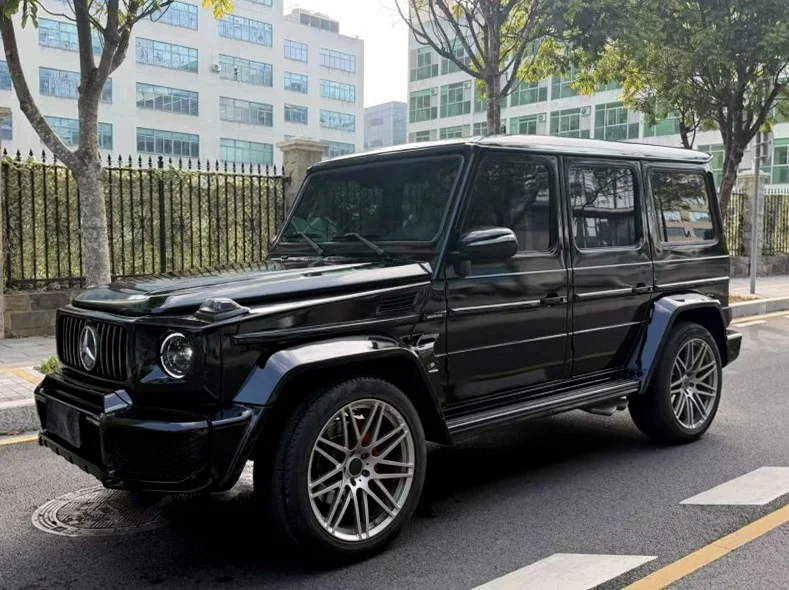 奔驰G 正面外观三