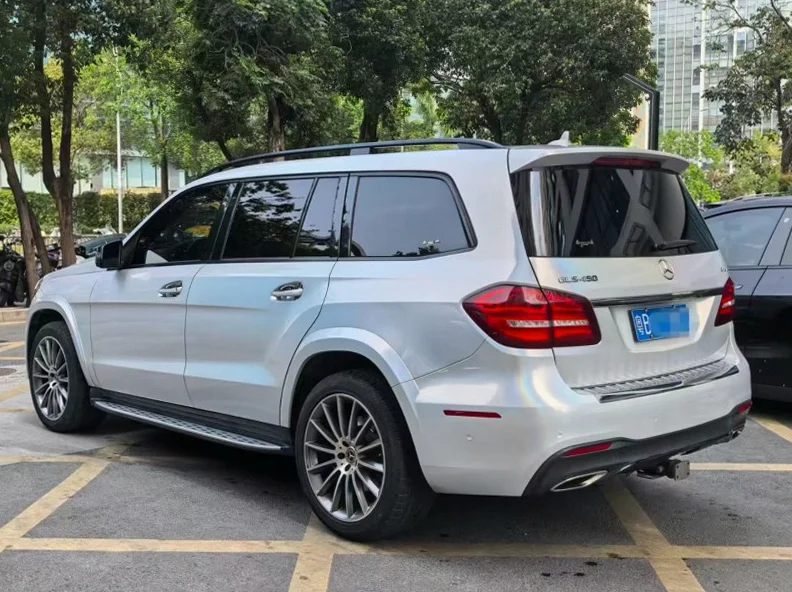 奔驰GLS 内饰前排