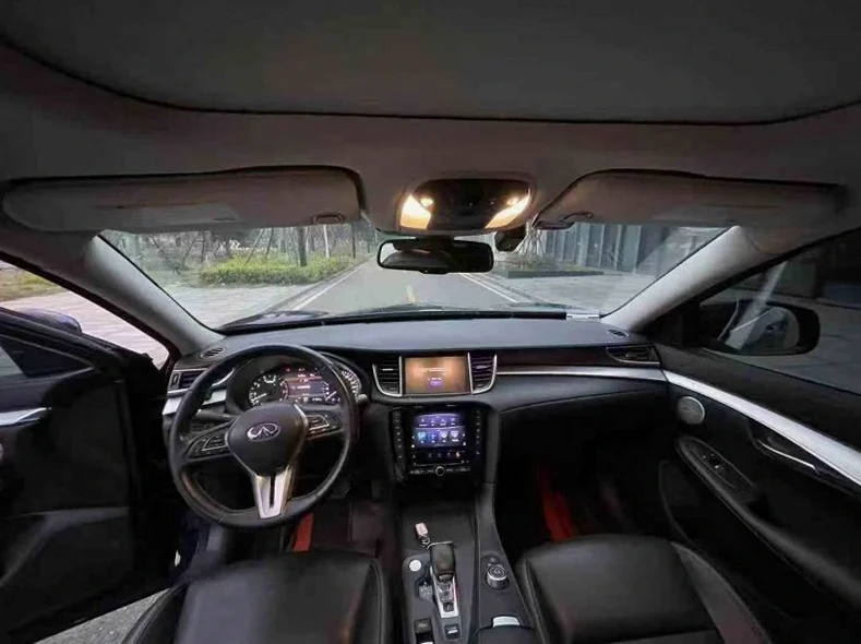 英菲尼迪QX50 后面外观三