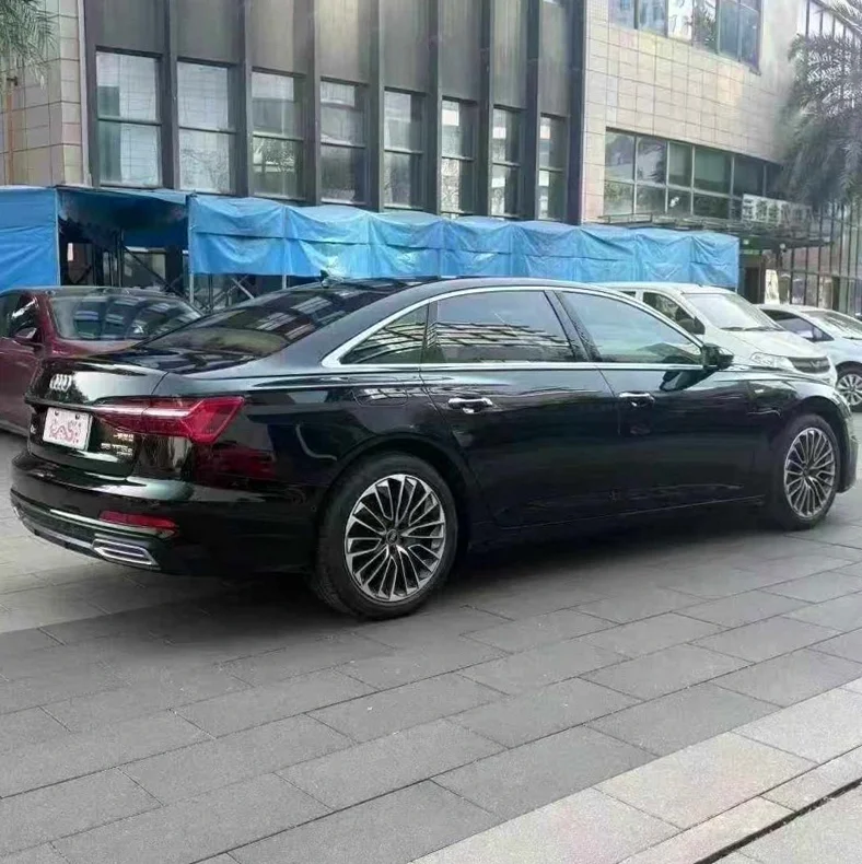 奥迪A6L 内饰前排