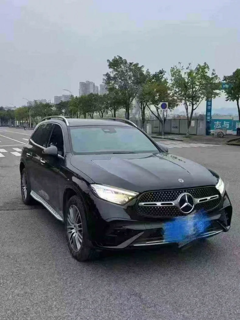 奔驰GLC 正面外观二