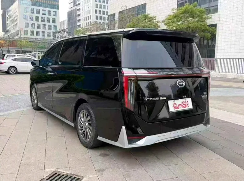 传祺M8 内饰后排