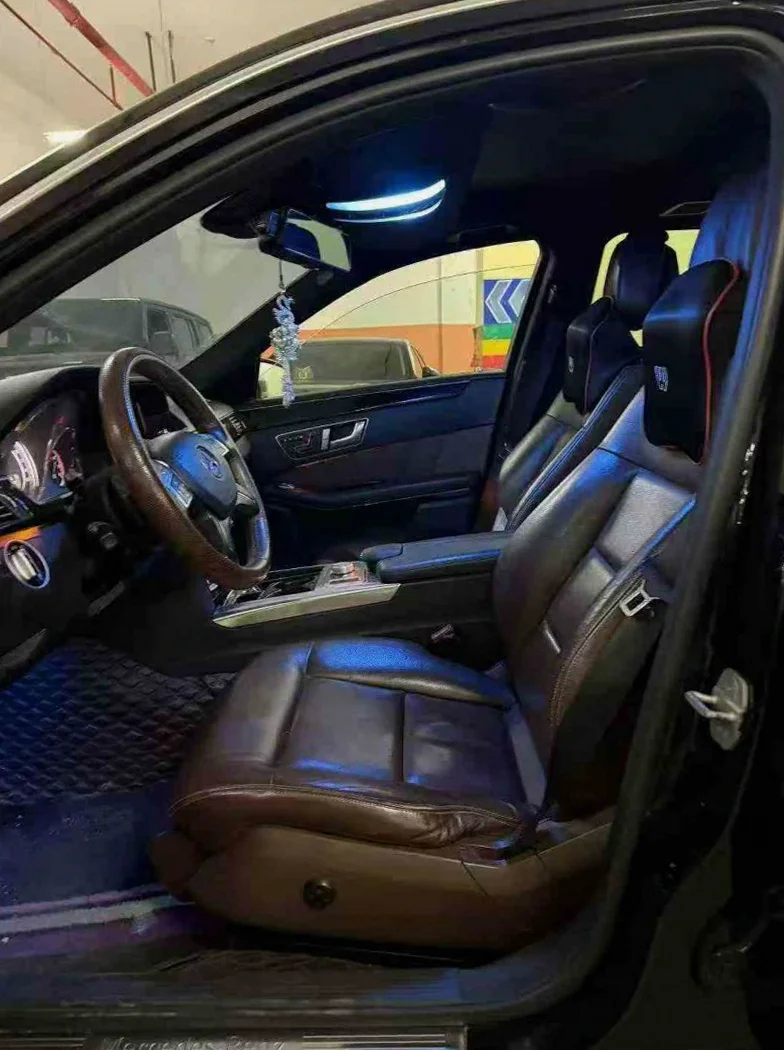 奔驰E 后面外观三