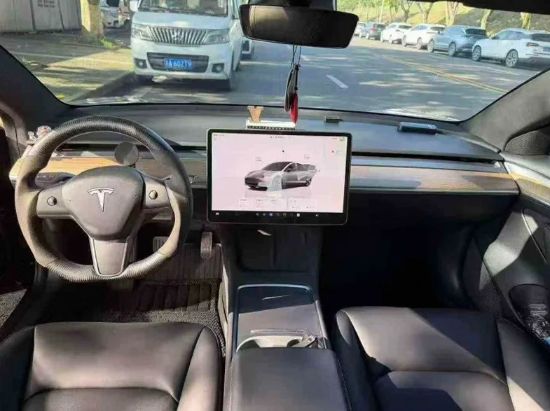 特斯拉MODEL 后面外观一