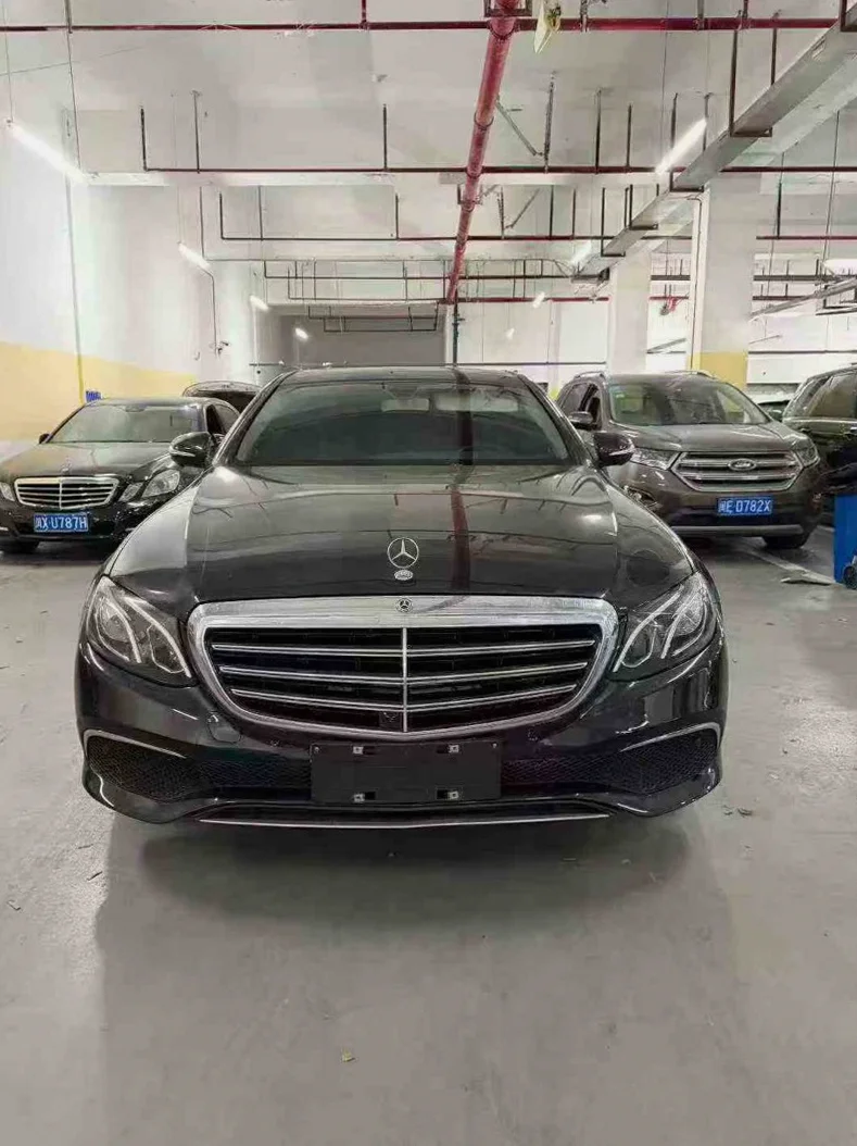 重庆2019年奔驰E质押车 正面外观一