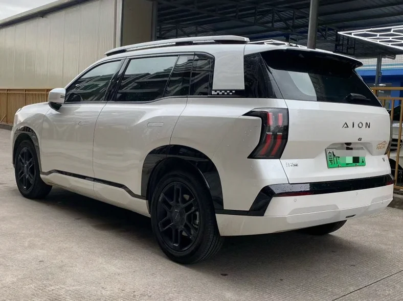 传祺埃安V 正面外观三