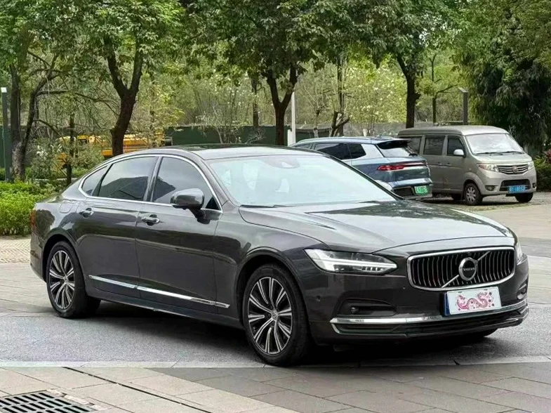 沃尔沃S90 正面外观二