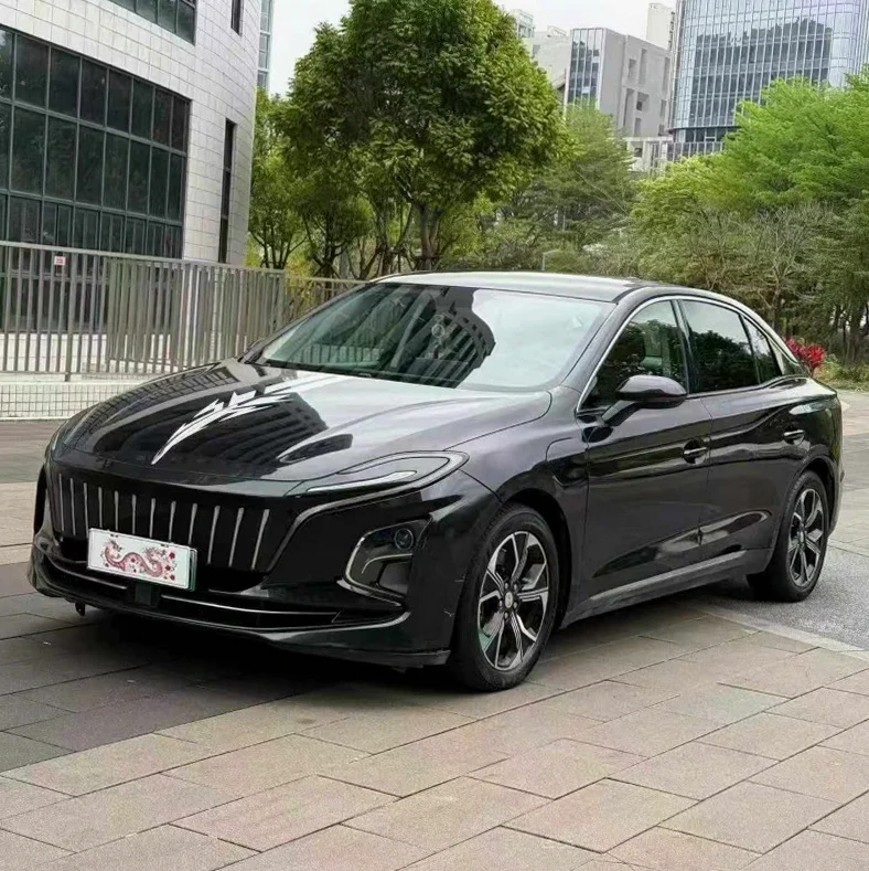 红旗E-QM5 正面外观三