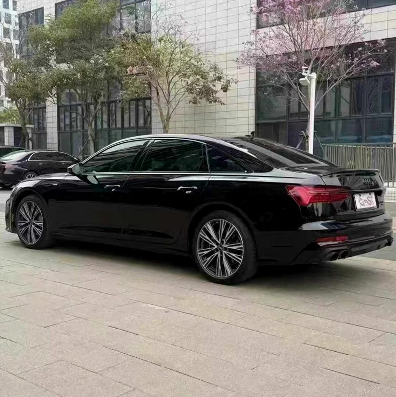 奥迪A6L 内饰后排