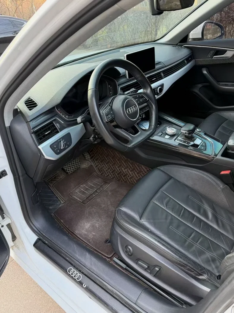 奥迪A4L 后面外观一