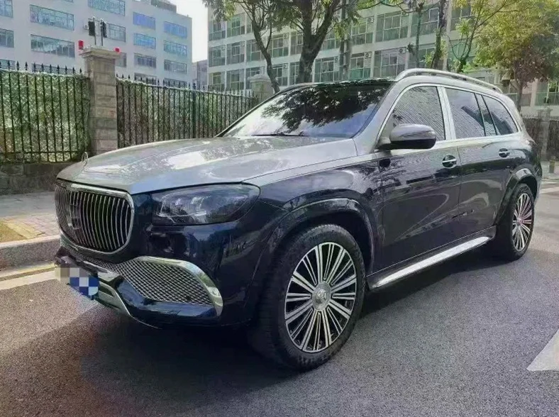 奔驰迈巴赫GLS 正面外观二