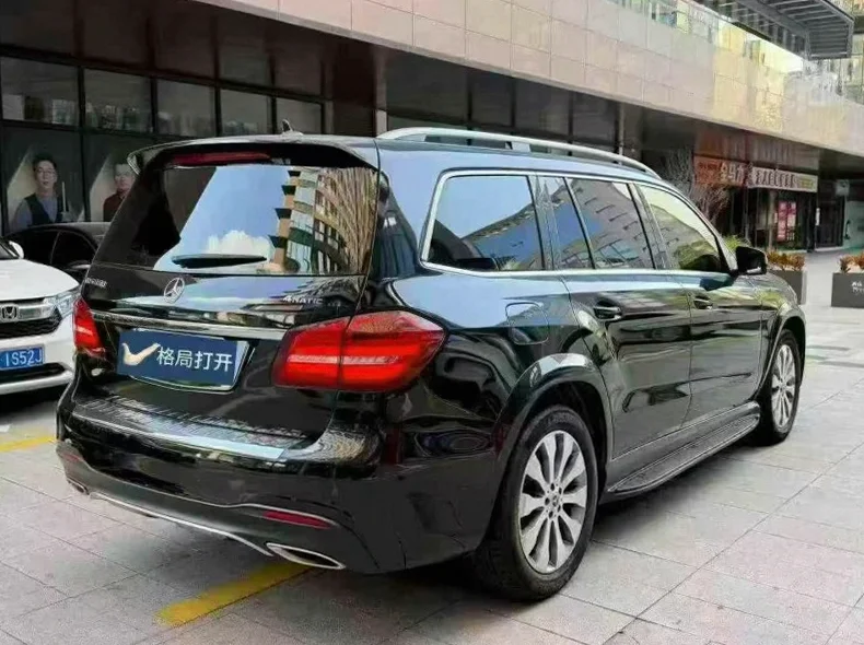 奔驰GLS 内饰前排