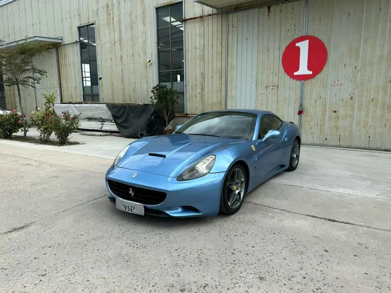 法拉利California 正面外观二