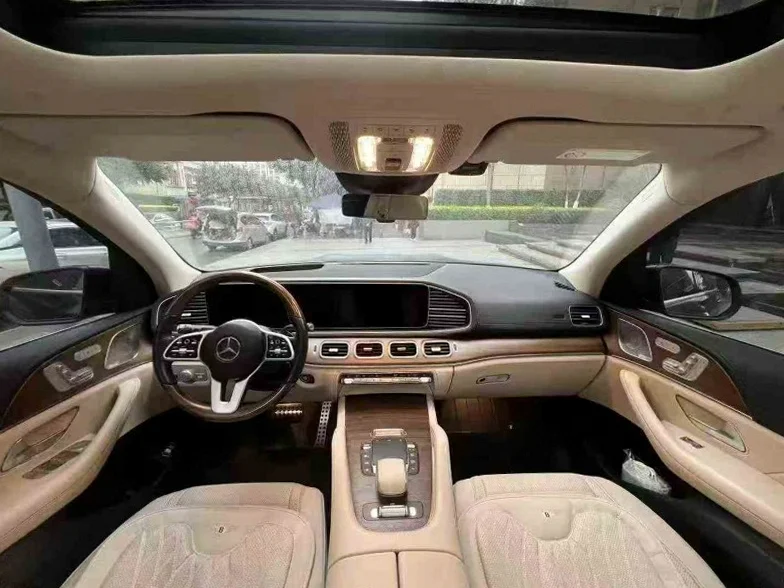 奔驰GLS 后面外观二