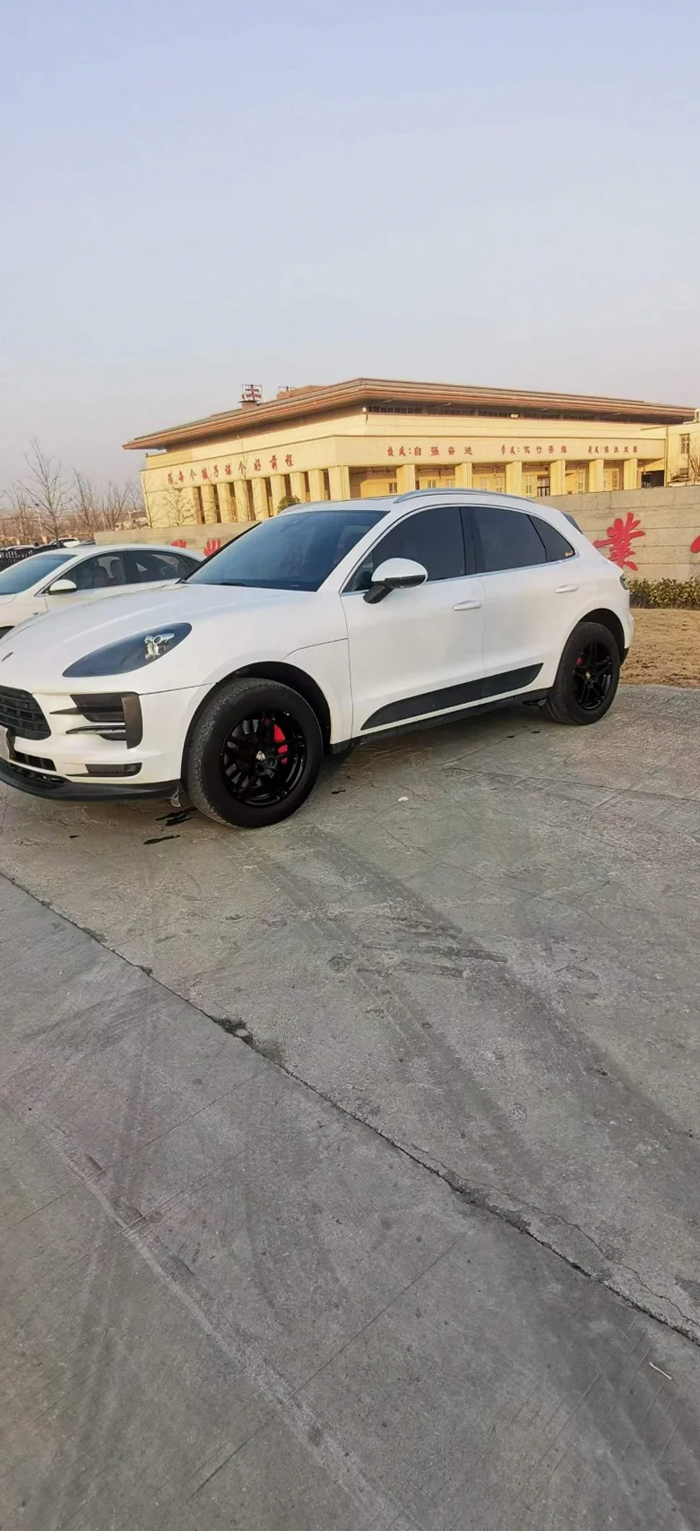 保时捷Macan 后面外观二