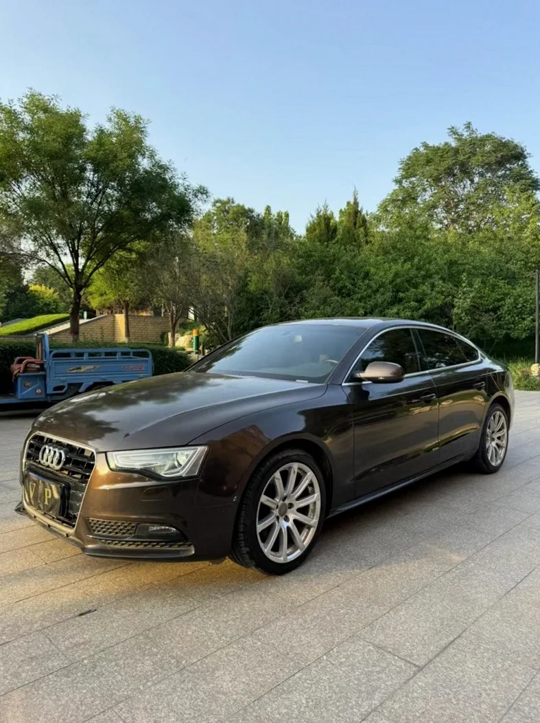 奥迪A5 正面外观二