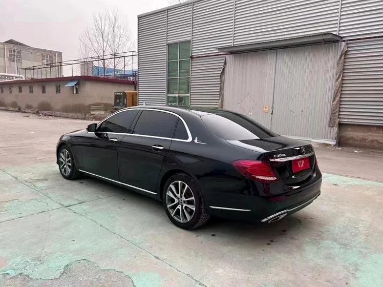 奔驰E 内饰前排