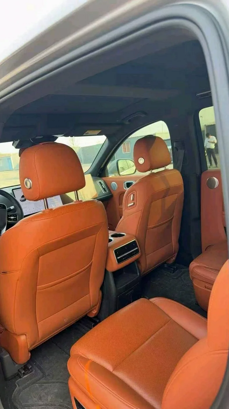 理想L8 后面外观二