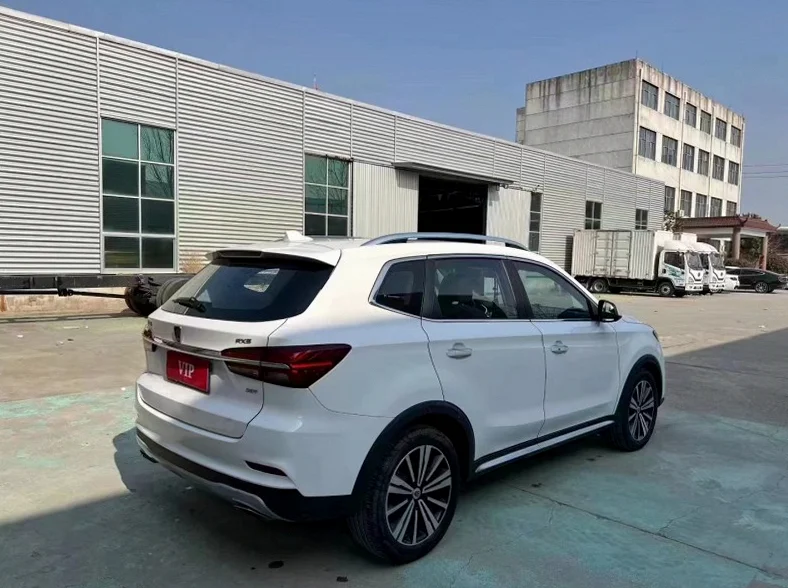 荣威RX5 内饰前排