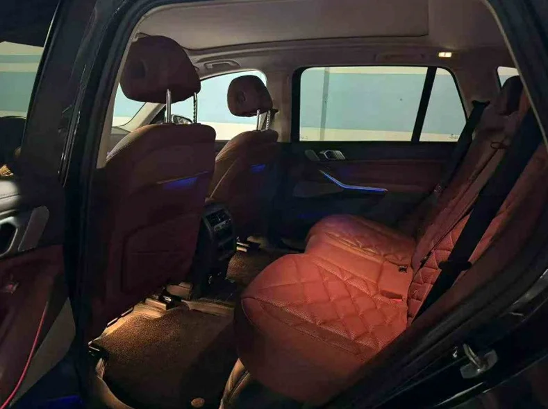 宝马X5 后面外观一