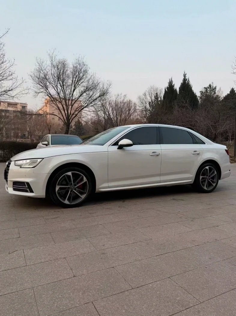 奥迪A4L 正面外观二