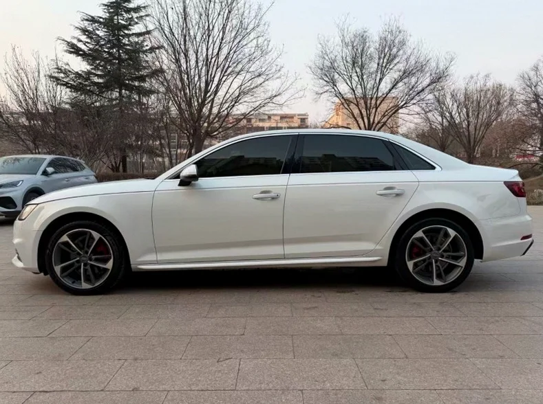 奥迪A4L 正面外观三